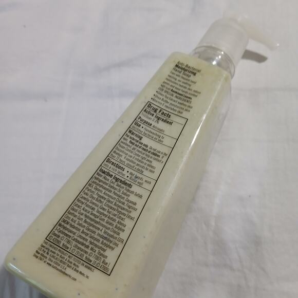 Bath & Body Works Rainkissed Leaves Anti-Bacterial Moisturizing Hand Soap NEW - Picture 9 of 9